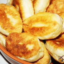 Рецепт Дрожжевых пирожков с картошкой и грудинкой