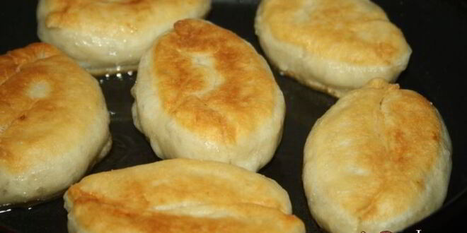 Рецепт дрожжевых пирожков с картошкой и грудинкой