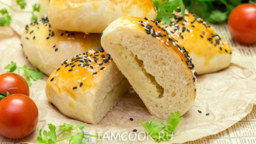 Рецепт духовых пирожков с картофелем и луком