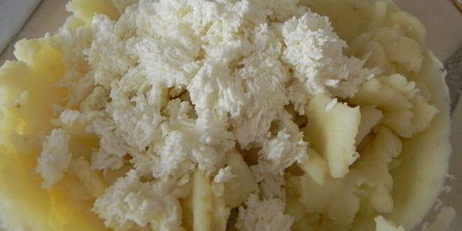 Рецепт картофельно-творожных пирожки с зеленью и яйцом