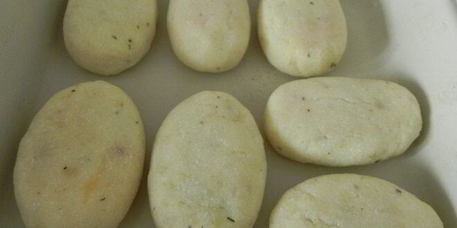 Рецепт картофельно-творожных пирожки с зеленью и яйцом