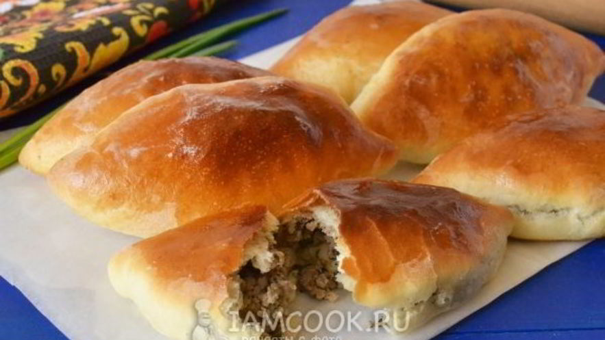Рецепт печеных пирожков с мясом