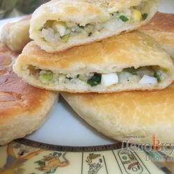 Рецепт Пирожки из дрожжевого теста с яйцом, луком и рисом