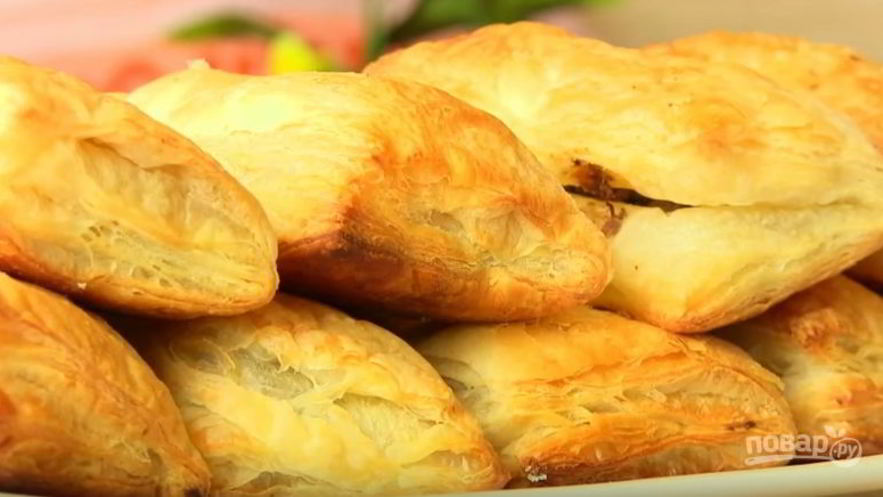 Рецепт пирожков из слоеного теста с печенью