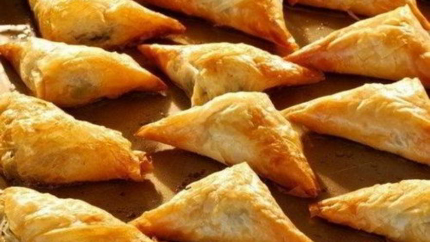 Рецепт пирожков на сметане с плавленым сыром