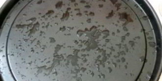 Рецепт пирожков с черникой из слоеного теста