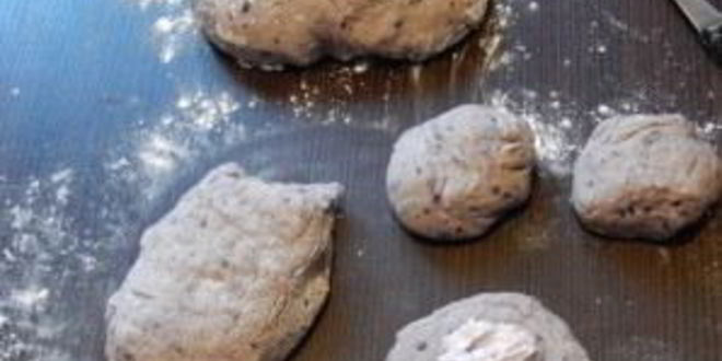 Рецепт пирожков с черникой на кефире