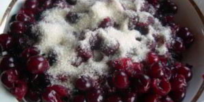 Рецепт пирожков с вишней на сковороде