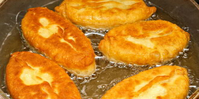 Рецепт пирожков с ягодами на сковороде