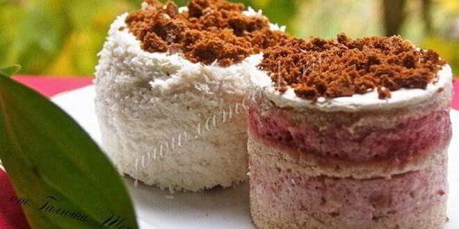 Рецепт бисквитных пирожных с клубничным кремом