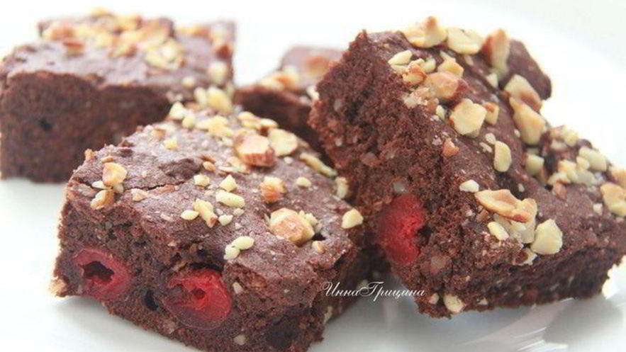 Рецепт брауни с вишней и миндалем