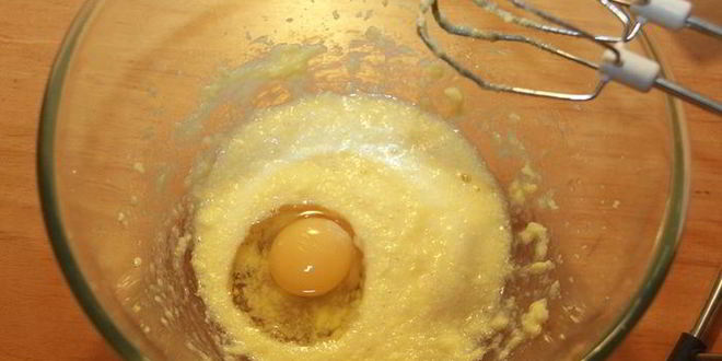 Рецепт брауни с вишней и миндалем