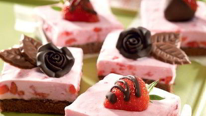 Рецепт Клубнично-шоколадных пирожные