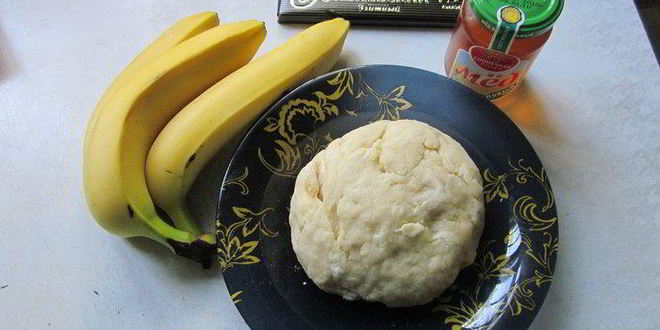 Рецепт пирожного с банановой начинкой и горьким шоколадом