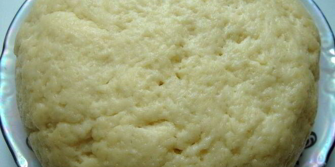 Рецепт пирожного с черничным киселем, земляникой и сливками