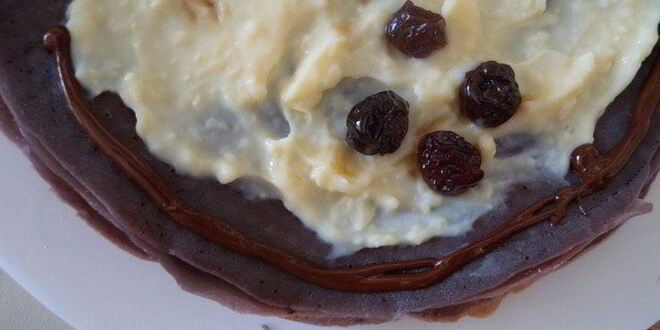 Рецепт пирожных блинных обамок в шоколаде с ванильным пудингом и вишней