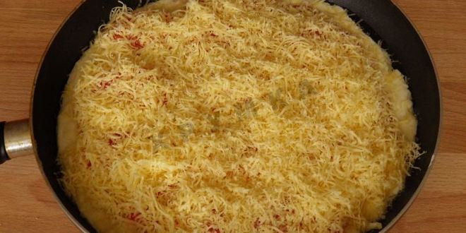 Рецепт пиццы на сковороде за 5 минут с сыром и колбасой