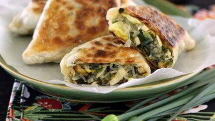 Рецепт Пиццы-рулета с творогом и кресс-салатом