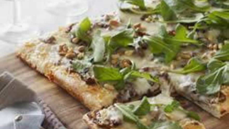 Рецепт пиццы с фаршем и рукколой