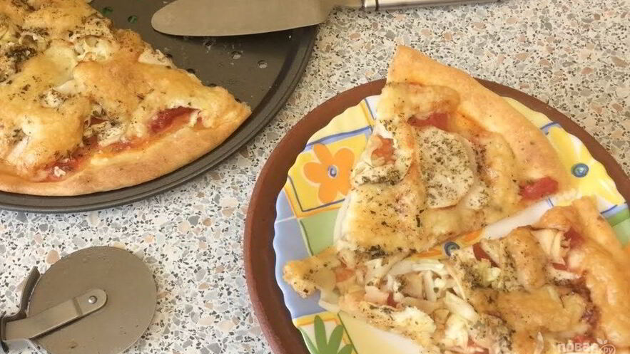 Рецепт пиццы с капустой, яблоками и помидорами