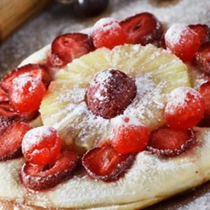Рецепт Пиццы с клубникой и ананасом