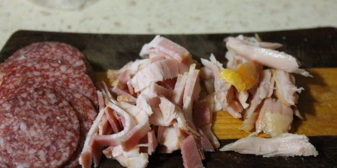 Рецепт пиццы с копченостями