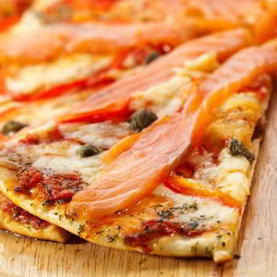 Рецепт Пиццы с лососем и овощами