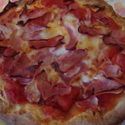 Рецепт Пиццы с ветчиной и помидорами