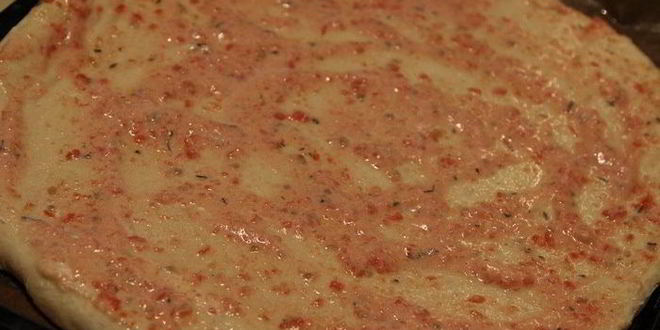 Рецепт пиццы с ветчиной, перцем и творожным сыром