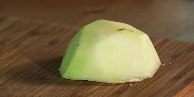 Рецепт пиццы с яблочными митболами и соусом из печеного картофеля