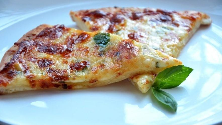 Рецепт сырной пиццы