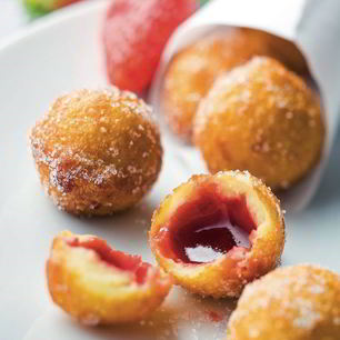 Рецепт Пончиков с клубнично-ванильной начинкой