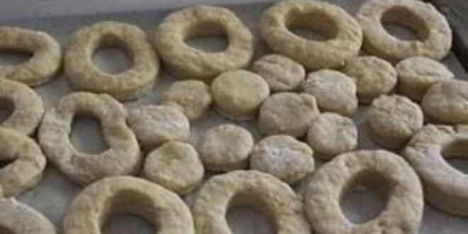 Рецепт пончиков с ванильной глазурью и посыпкой