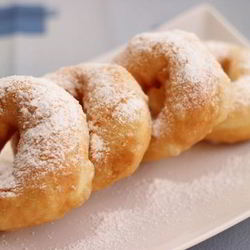 Рецепт Пышных домашних пончиков на дрожжах