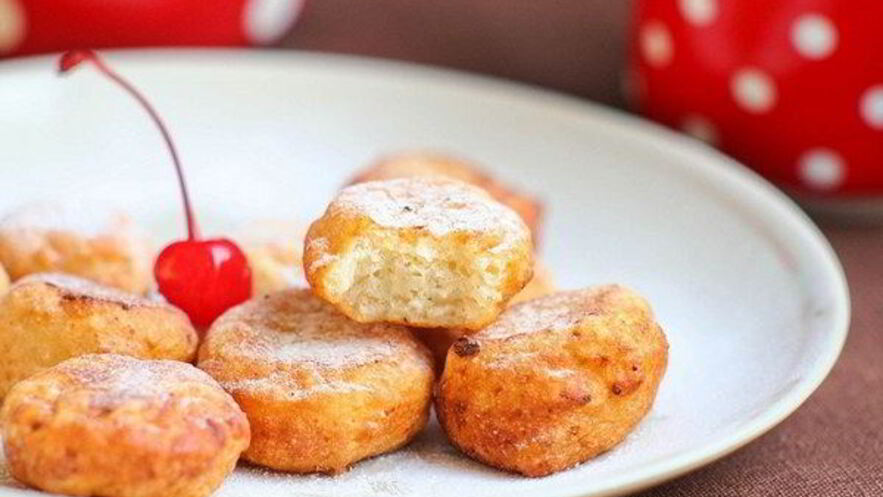 Рецепт пышных творожных пончиков к завтраку