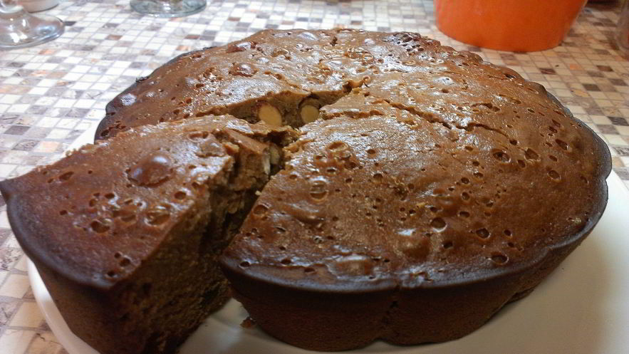 Рецепт коврижки медовой с орехами и цукатами