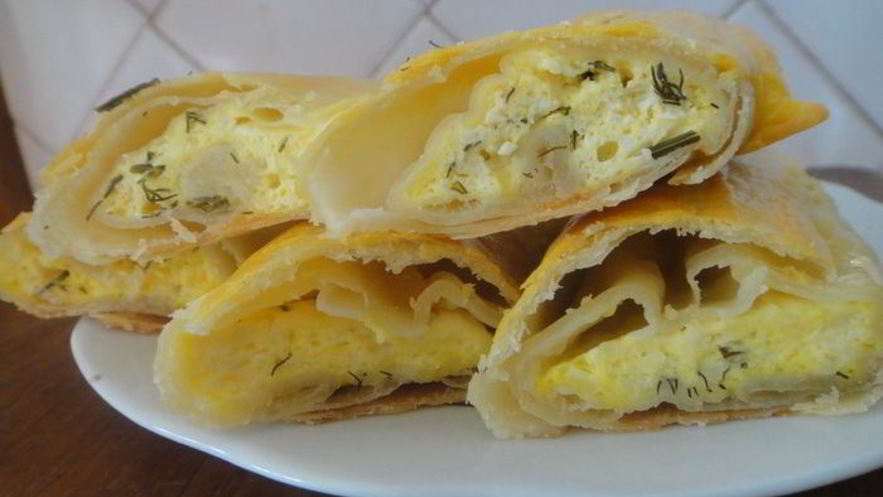 Рецепт рулетиков с творогом и вишней