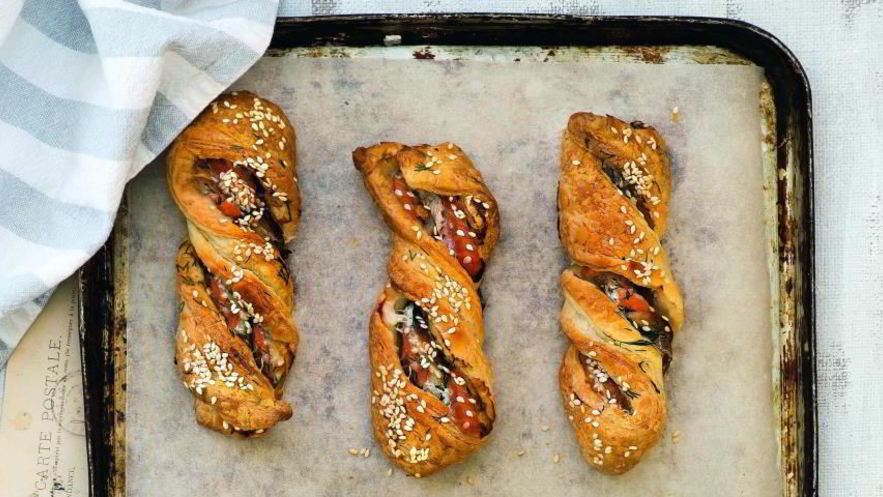 Рецепт рыбных слоек с лососем и палтусом