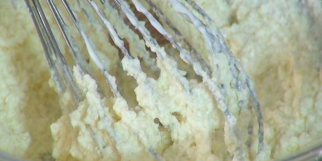 Рецепт лимонной шарлотки с голубикой