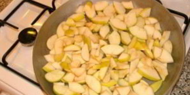 Рецепт шарлотки без яиц