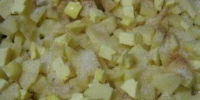 Рецепт шарлотки из батона с яблоками