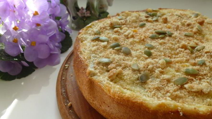 Рецепт шарлотки с тыквой и печеньем