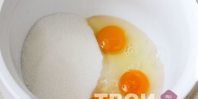 Рецепт шарлотки с вареньем