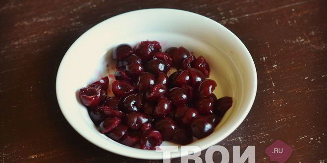 Рецепт шарлотки с вишней