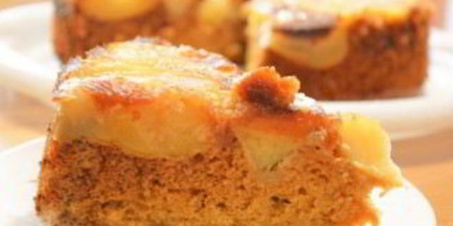 Рецепт шарлотки с яблоками и медовым бисквитом