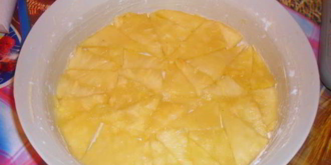 Рецепт шарлотки со свежим ананасом