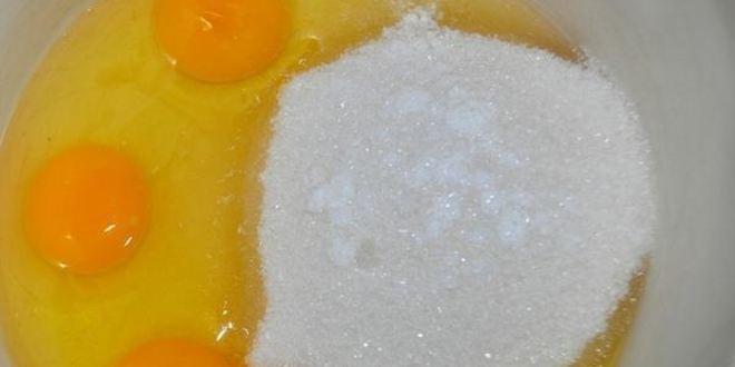 Рецепт яблочной шарлотки, маминой, из детства