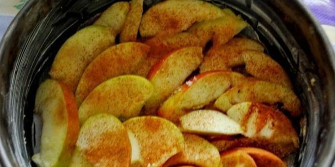 Рецепт яблочной шарлотки, маминой, из детства