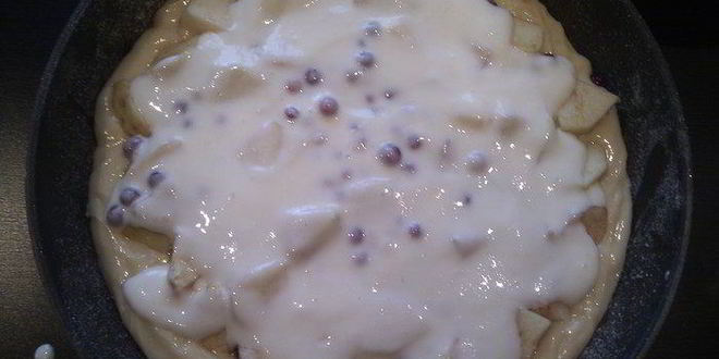 Рецепт яблочно-брусничной шарлотка