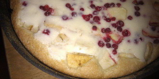 Рецепт яблочно-брусничной шарлотка